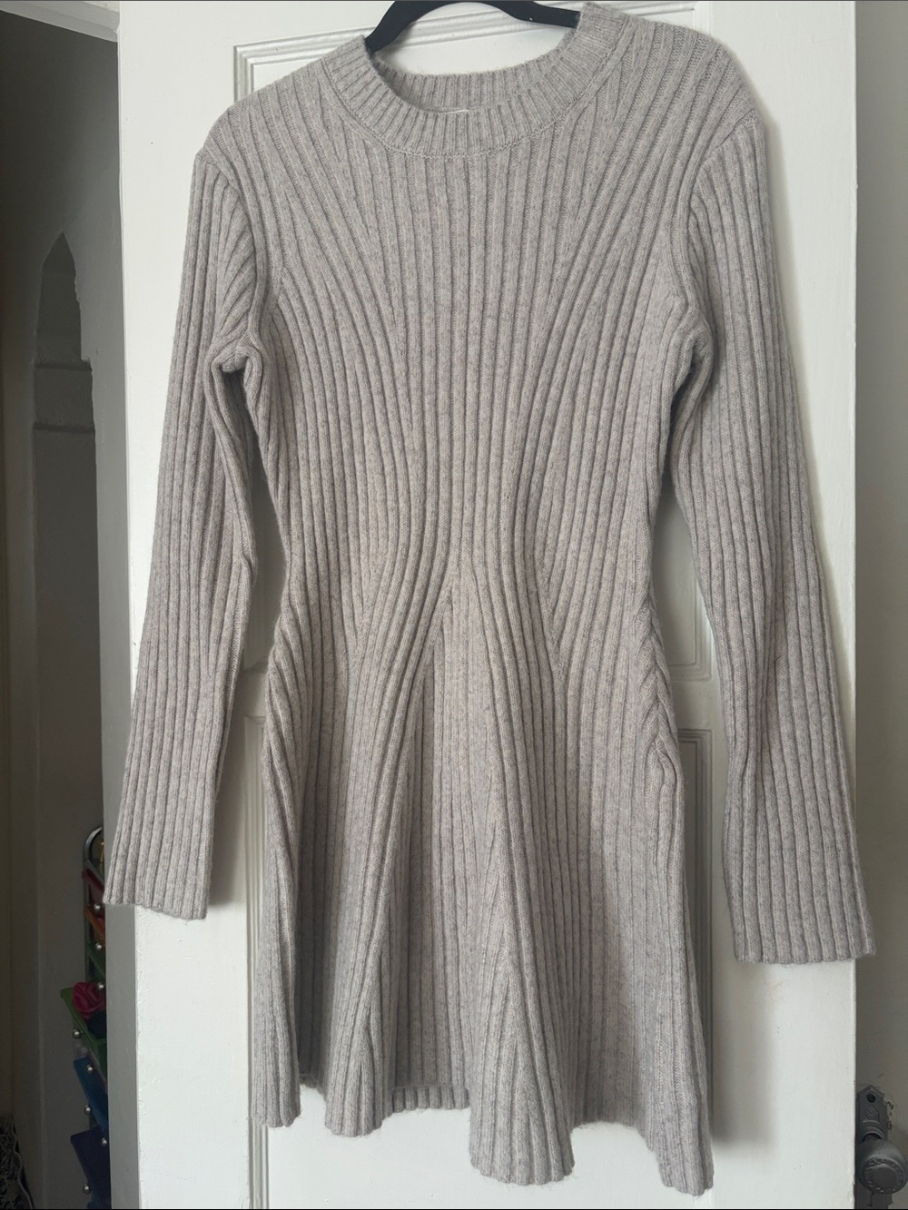 H&M Ribbed Knit Long-Sleeve Dress — Light Gray Size M Very Cozy!